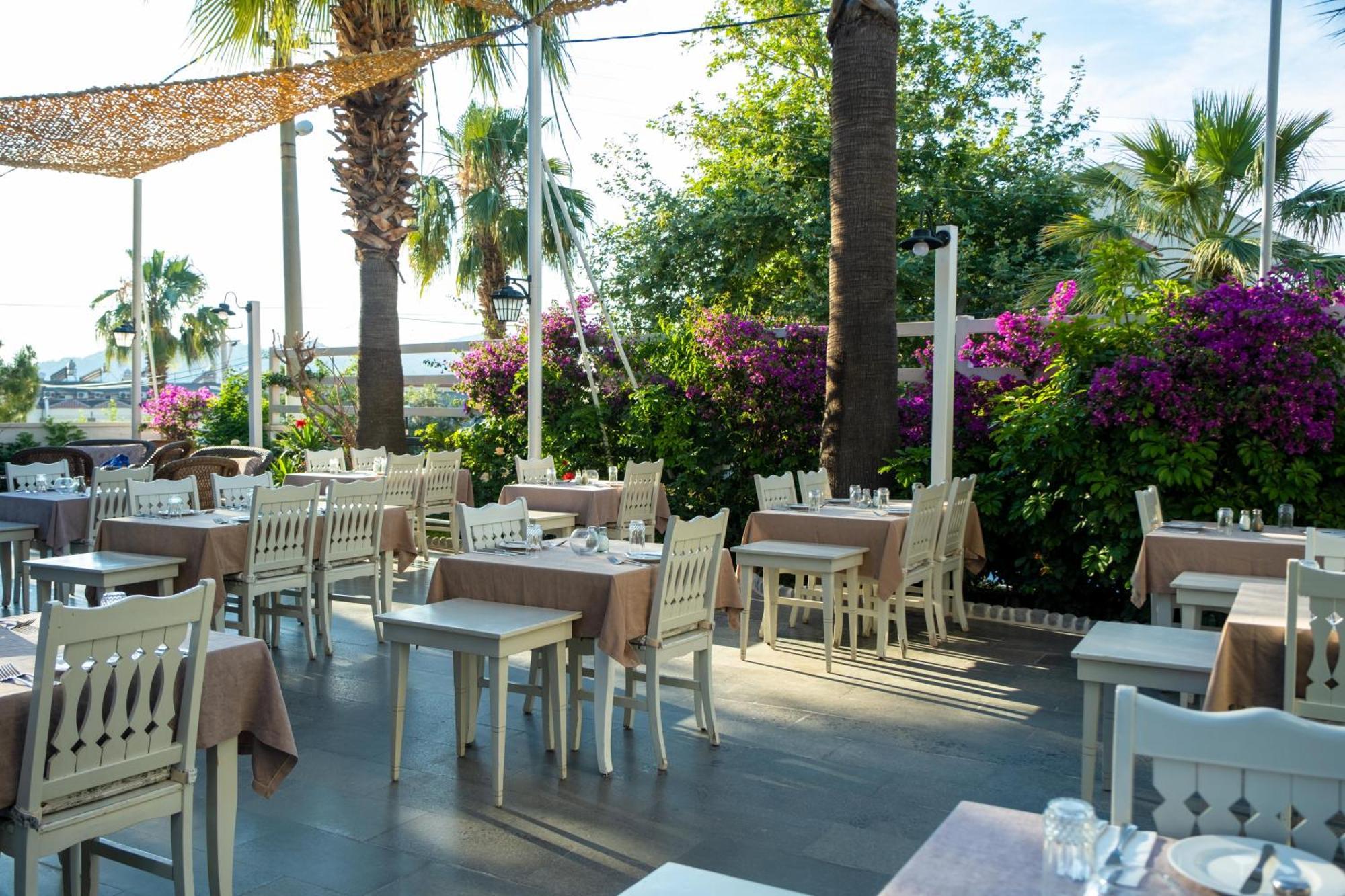 Sea Breeze Hotel And Apartments โอลลุนเดนิซ ภายนอก รูปภาพ